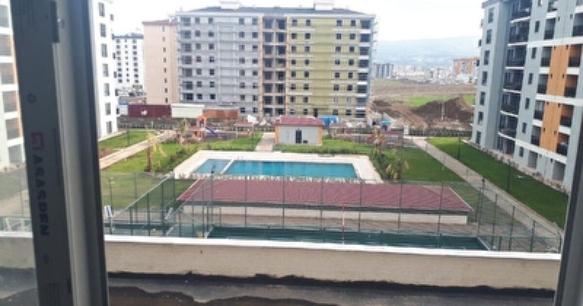 ÇANAKKALE MERKEZ ESENLER MAH CADDE ÜZERİ SIFIR ARA KAT 1*1 AYRI MUTFAK DAİRE